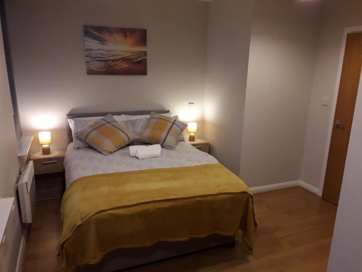 Luxury And Stylish 2 Bedroom Apartment With En-Suite Luton  Exterior foto